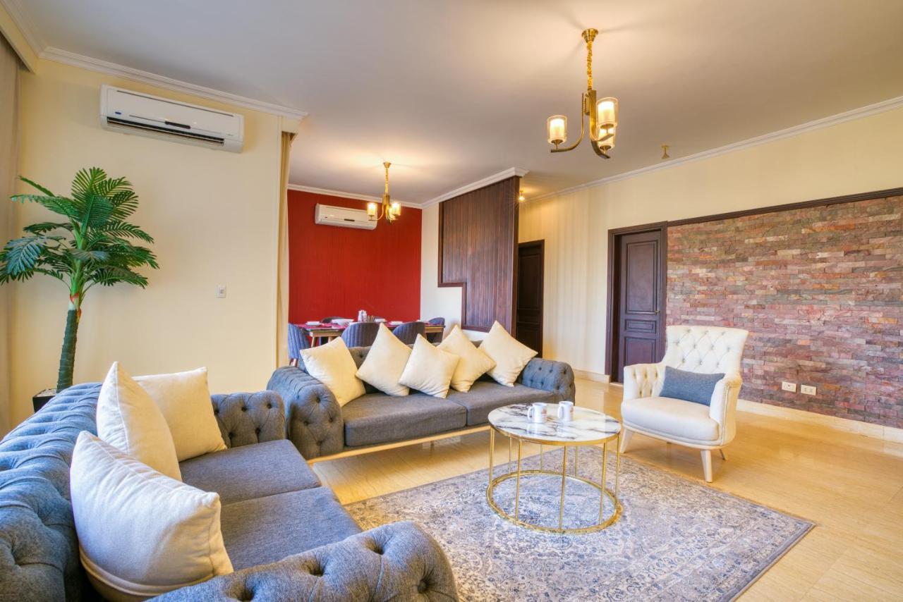 The Suites Near Auc By Elegant Il Il Cairo Esterno foto