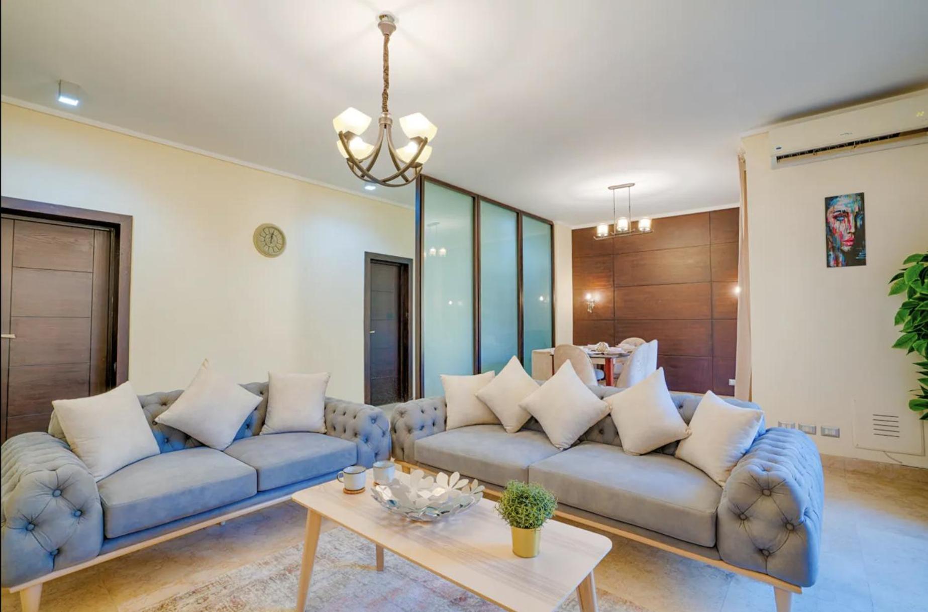 The Suites Near Auc By Elegant Il Il Cairo Esterno foto